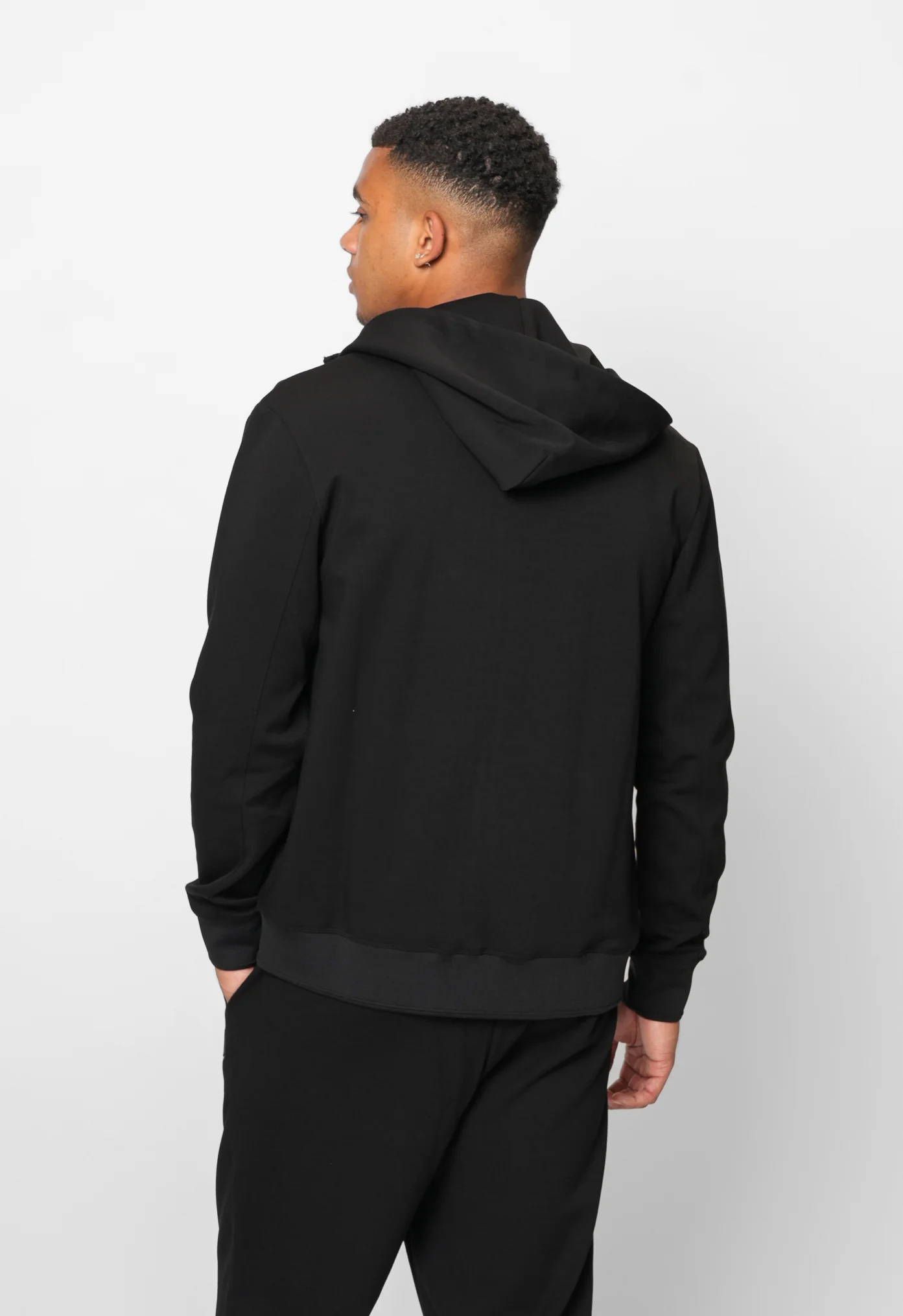 Valére Milano - Luxe Premium Hoodie - Black - Image 3