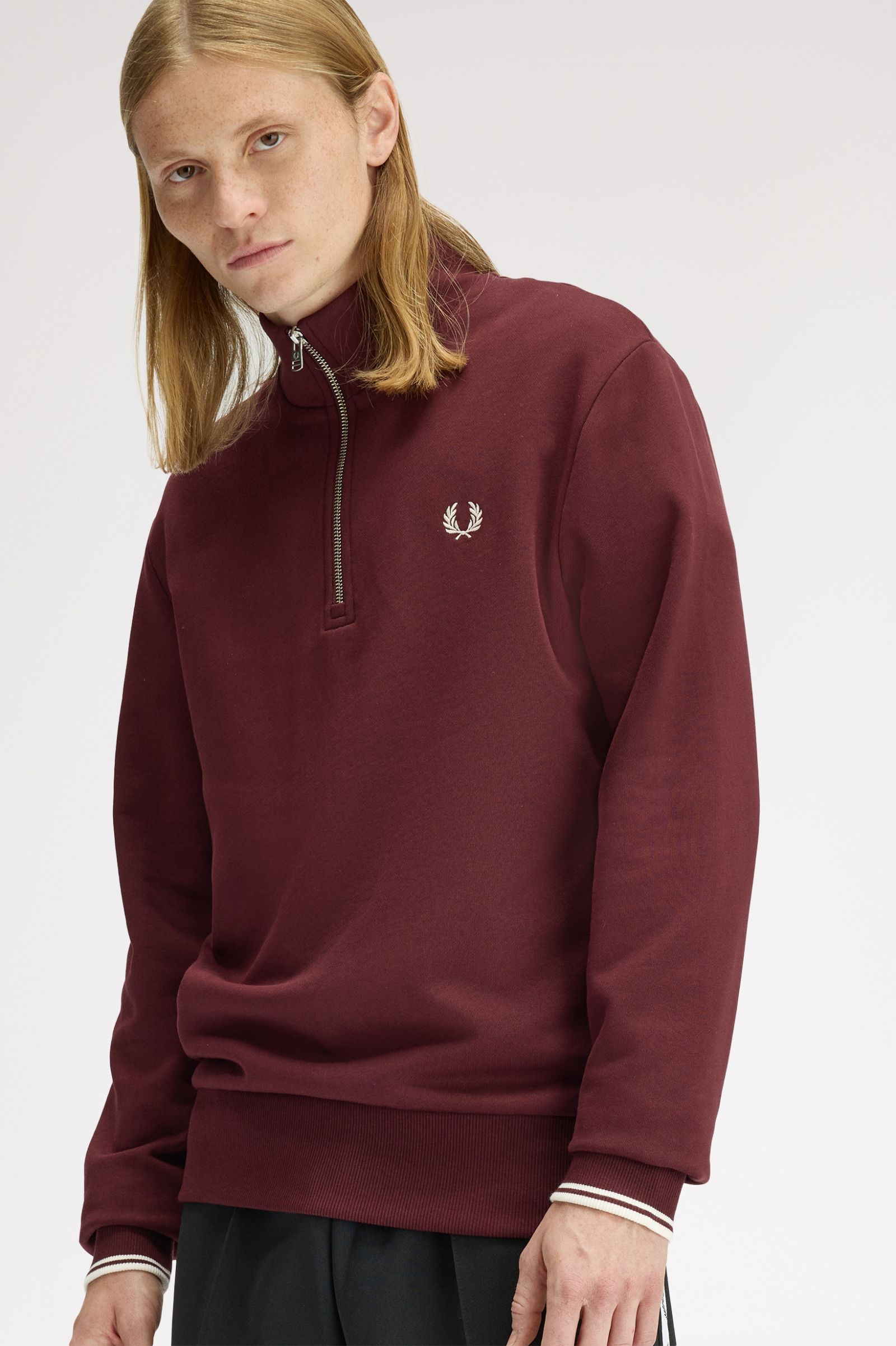 Fred Perry - Halfzip Sweatshirt M3574 - Oxblood - Image 6
