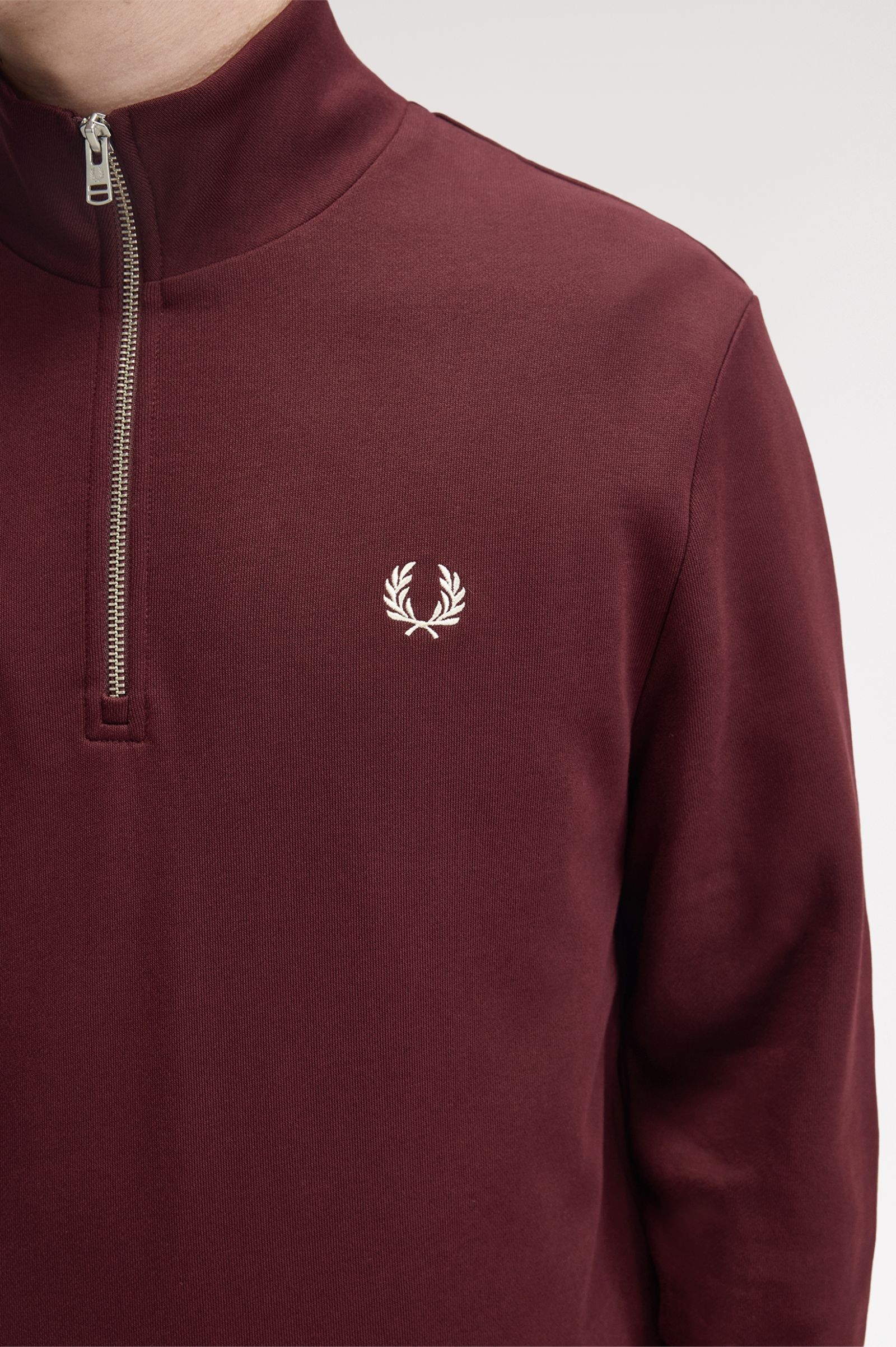 Fred Perry - Halfzip Sweatshirt M3574 - Oxblood - Image 2