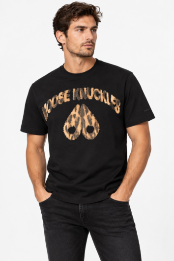 Man wearing Moose Knuckles – Leo Logo T-Shirt – Black 2